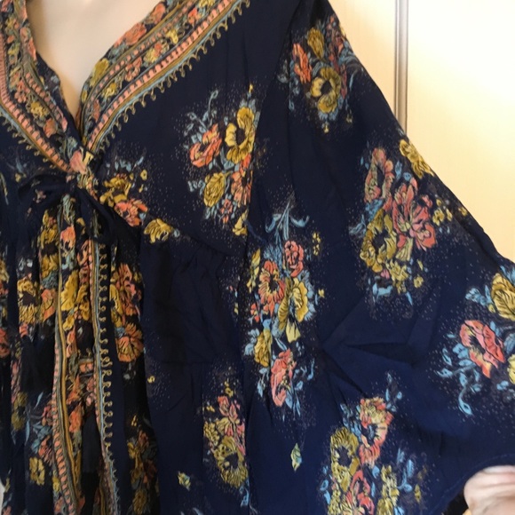 New 100% rayan blouse size large. Comfortable top - Picture 4 of 6